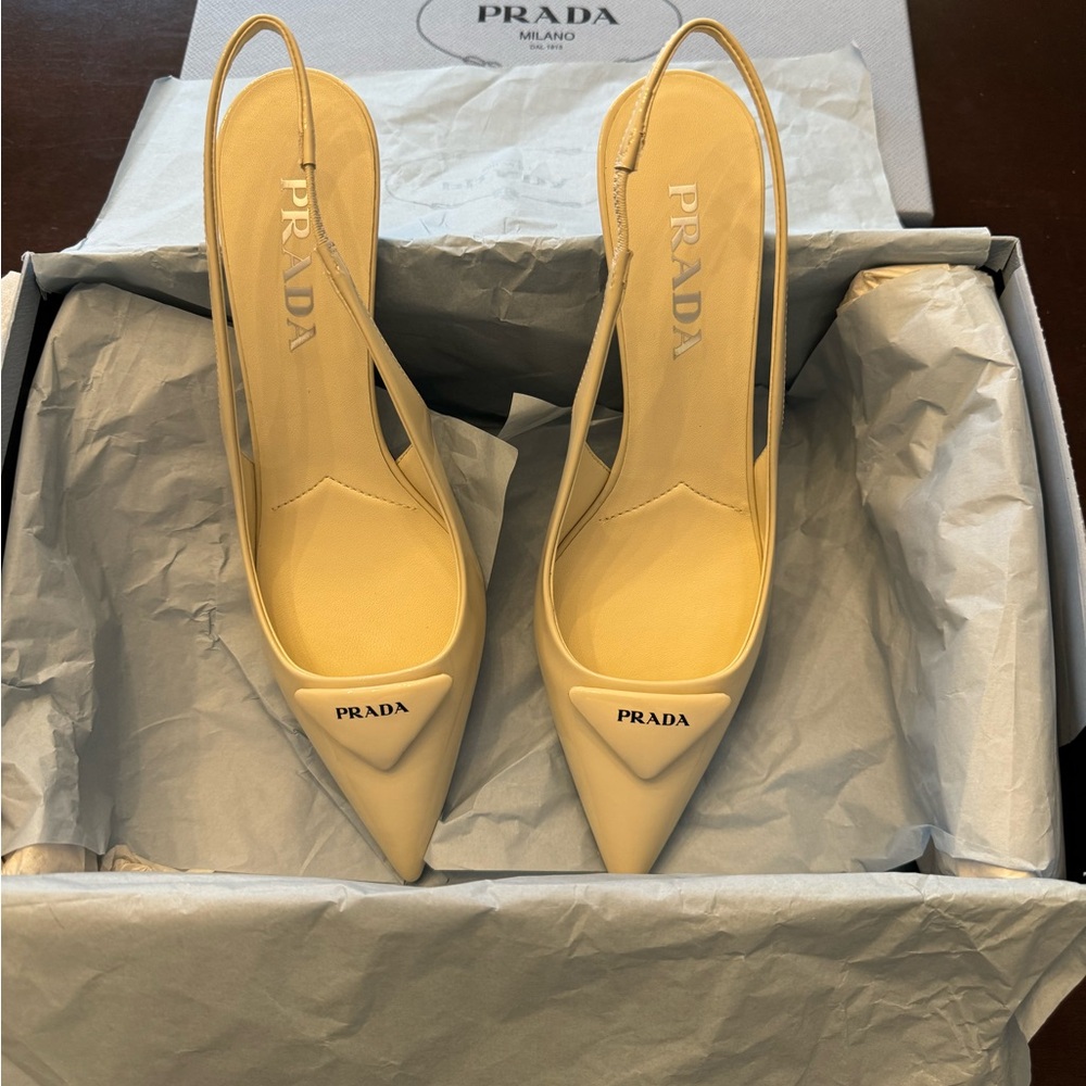 PRADA! Nude Patent leather slingback pumps - Picture 8 of 11